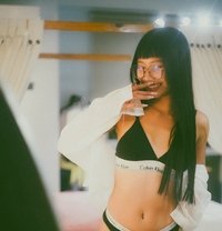 Nikki - escort in Manila
