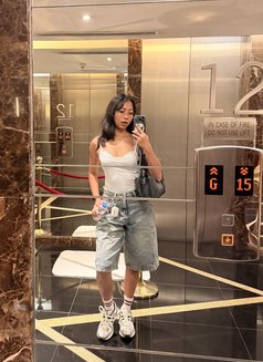 Nikki - escort in Manila Photo 3 of 5
