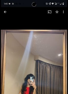 Nikki Hobes - Transsexual escort in Bangalore Photo 3 of 7