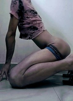 Nikki Hobes - Male escort in Bangalore Photo 3 of 4