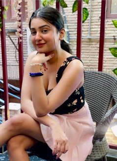 Nikki - puta in Pune Photo 2 of 3