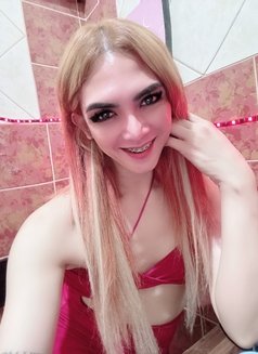 Nikki Private Relaxing Expert - Transsexual escort in Jeddah Photo 1 of 5
