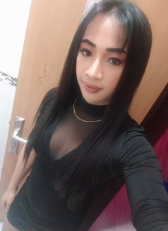 Nikki - Transsexual escort in Khobar Photo 1 of 5
