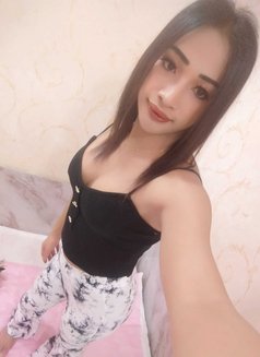 Nikki - Transsexual escort in Khobar Photo 2 of 5