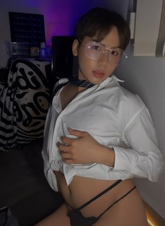 Nikki,69,RIM,massage,Both - Transsexual escort in Al Manama Photo 9 of 10