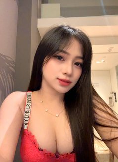 Nikkie - escort in Singapore Photo 5 of 8
