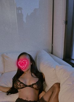 Nikky - Transsexual escort in Frankfurt Photo 2 of 4