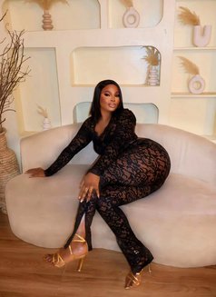 Nikky - escort in Accra Photo 1 of 3