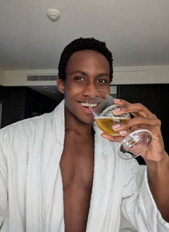 Nikoxx - Male escort in Dubai Photo 4 of 4