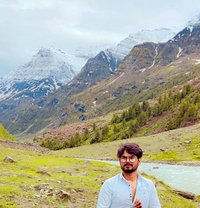 Nikrao - Acompañantes masculino in New Delhi