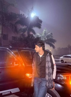 Nikunj Rastogi - Male escort in New Delhi Photo 2 of 6