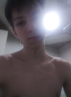 Niky - Male escort in Riyadh Photo 4 of 9