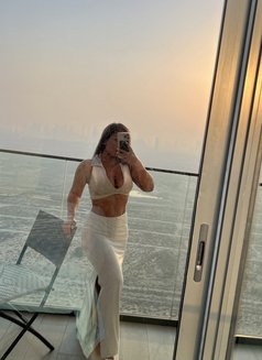 Nila - escort in Dubai Photo 4 of 8
