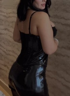 Nila - escort in Dubai Photo 5 of 8
