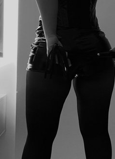 Nila - dominatrix in Dubai Photo 5 of 13