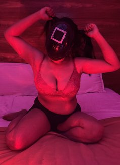Nila Meets & Calls - escort in Pondicherry Photo 12 of 13