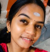 Nilababy - Intérprete transexual de adultos in Chennai