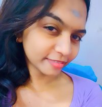 Nilababy - Intérprete transexual de adultos in Chennai