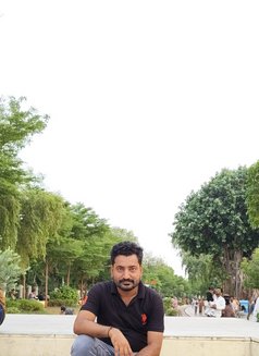 Nilesh - Acompañantes masculino in Ahmedabad Photo 1 of 3