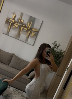 Nilo - puta in Dubai Photo 3 of 6