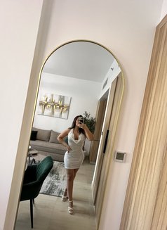 Nilo - puta in Dubai Photo 4 of 6