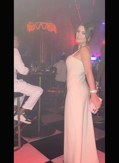 Niloo - escort in Dubai Photo 1 of 5