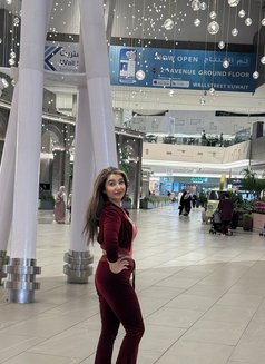 Niloo - escort in Muscat Photo 3 of 4