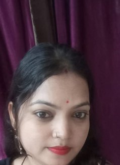 Nilu Gupta - puta in Nagpur Photo 1 of 2