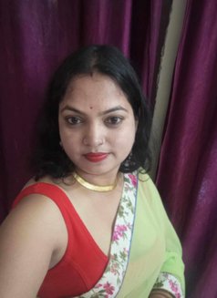 Nilu Gupta - puta in Nagpur Photo 2 of 2