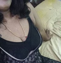 Nilu Horny Milf - escort in Colombo