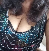Nilu Horny Milf - puta in Colombo