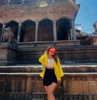 Niluna Basnet(Hand cash service) - puta in Kathmandu