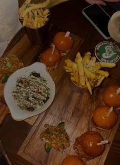 Nimesh C Raghavan - Acompañantes masculino in Bangalore Photo 5 of 10