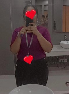 Nimisha Indian Escort in Abu Dhabi - puta in Abu Dhabi Photo 1 of 4