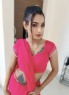 Nimmiroy - Transsexual escort in Mumbai Photo 16 of 17