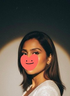 Nimo - puta in Dubai Photo 4 of 11