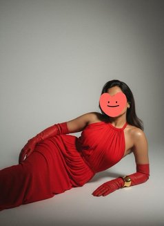 Nimo - puta in Dubai Photo 6 of 11