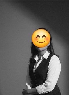 Nimo - puta in Dubai Photo 8 of 11