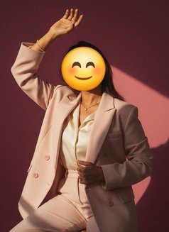 Nimo - puta in Dubai Photo 11 of 11