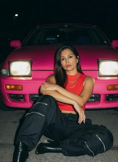 Nimo - puta in Dubai Photo 2 of 7