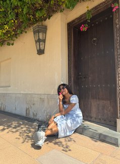 Nimo - puta in Dubai Photo 4 of 11