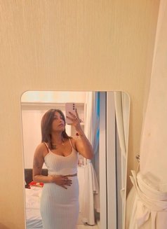 Nimo - puta in Dubai Photo 6 of 11