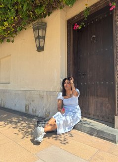 Nimo - puta in Dubai Photo 8 of 11