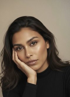 Nimo - puta in Dubai Photo 10 of 11