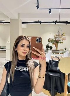 JYOTSNA NOTIYAL COLLEGE STUDENT Sec. 21C - puta in Faridabad Photo 9 of 18