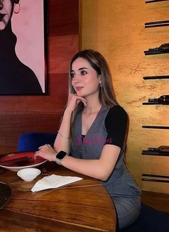 JYOTSNA NOTIYAL COLLEGE STUDENT Sec. 21C - puta in Faridabad Photo 11 of 18