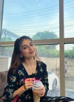 JYOTSNA NOTIYAL COLLEGE STUDENT Sec. 21C - puta in Faridabad Photo 16 of 18