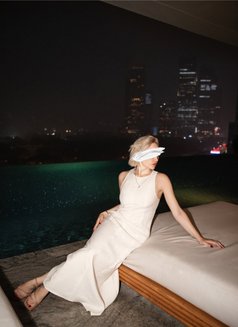 Nina Delvaux - puta in Dubai Photo 18 of 24