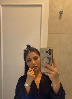 Nina - puta in Riyadh Photo 6 of 7