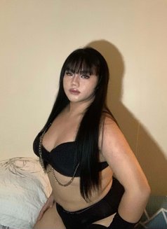Nina - Acompañantes transexual in Makati City Photo 1 of 4